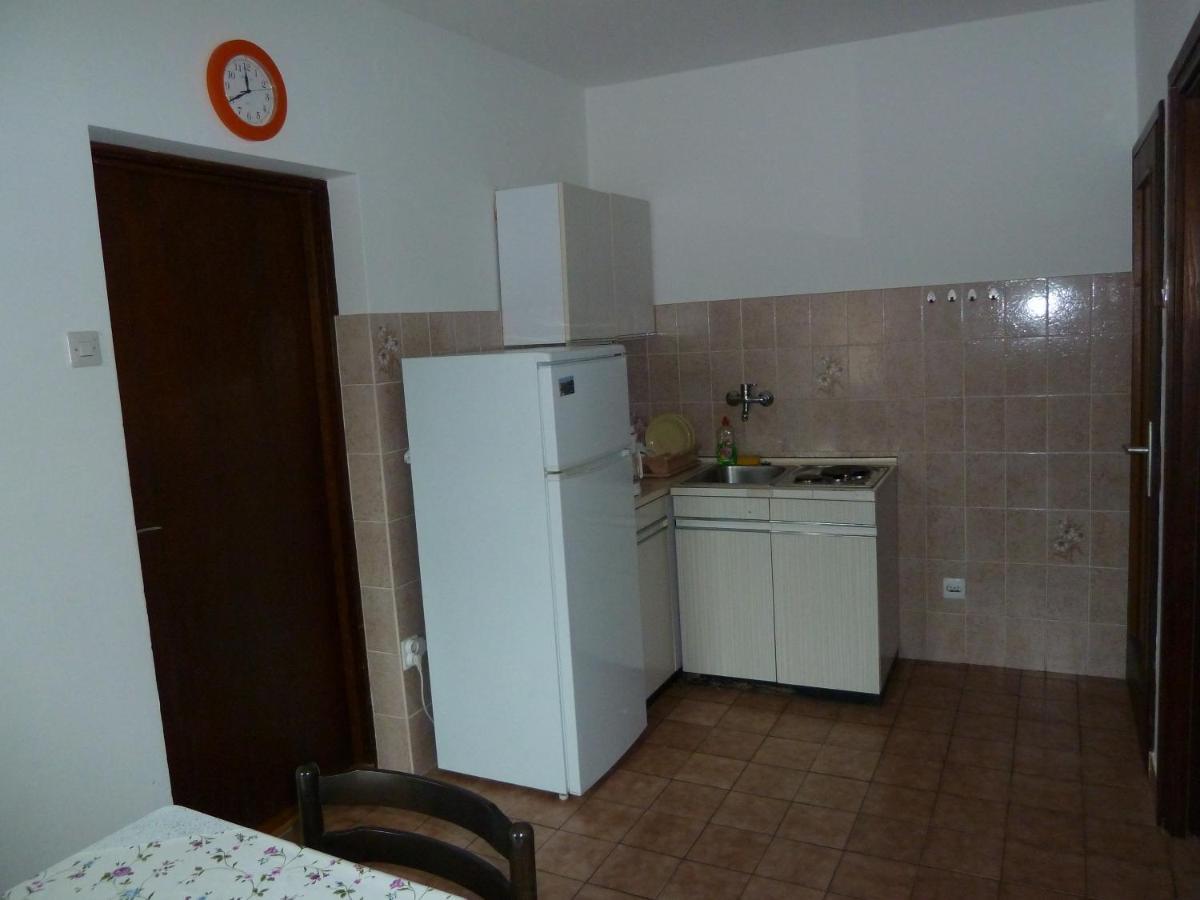 Apartment Nada 1 ヤドラニヴォ エクステリア 写真